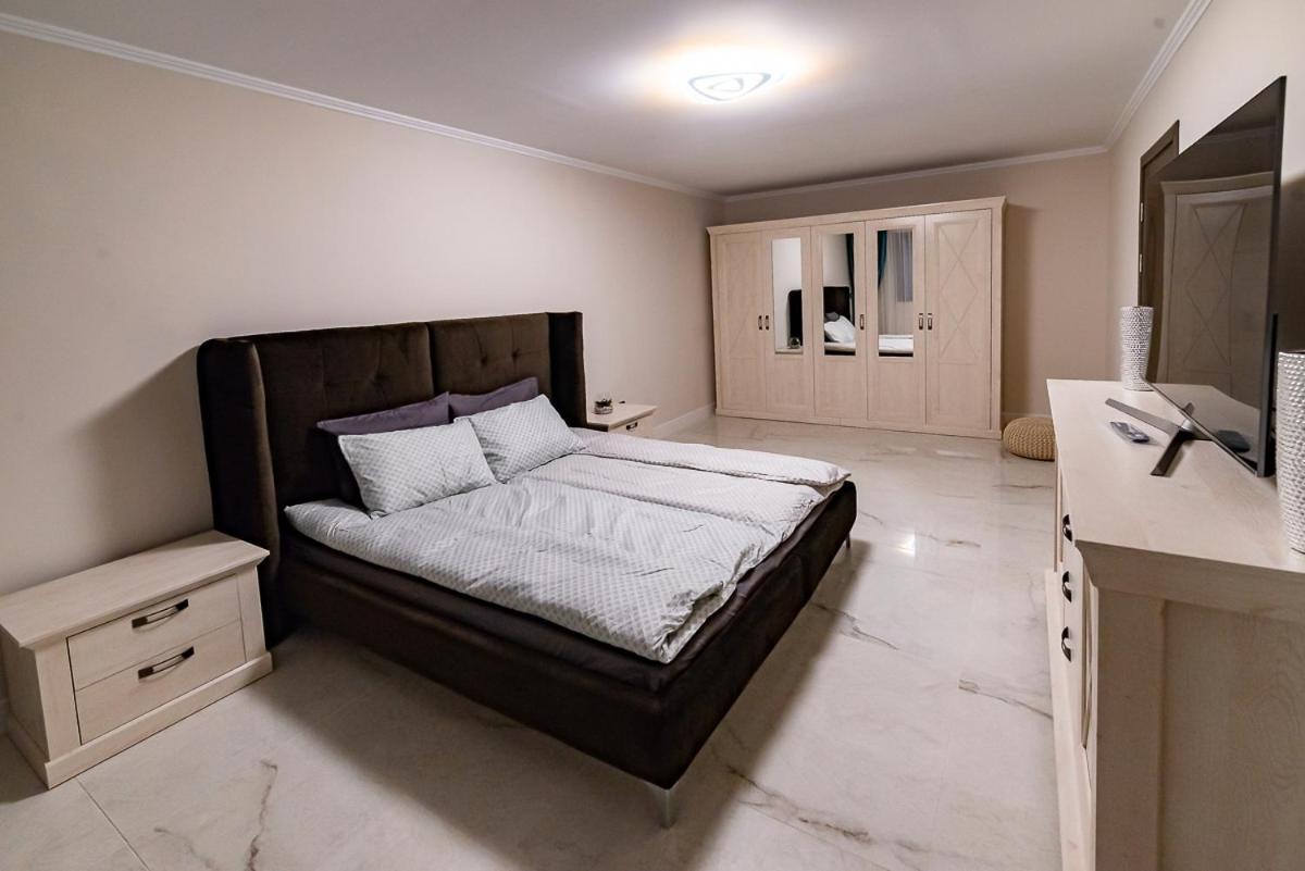 Apartamento Moky Rezident 2 Arad Exterior foto