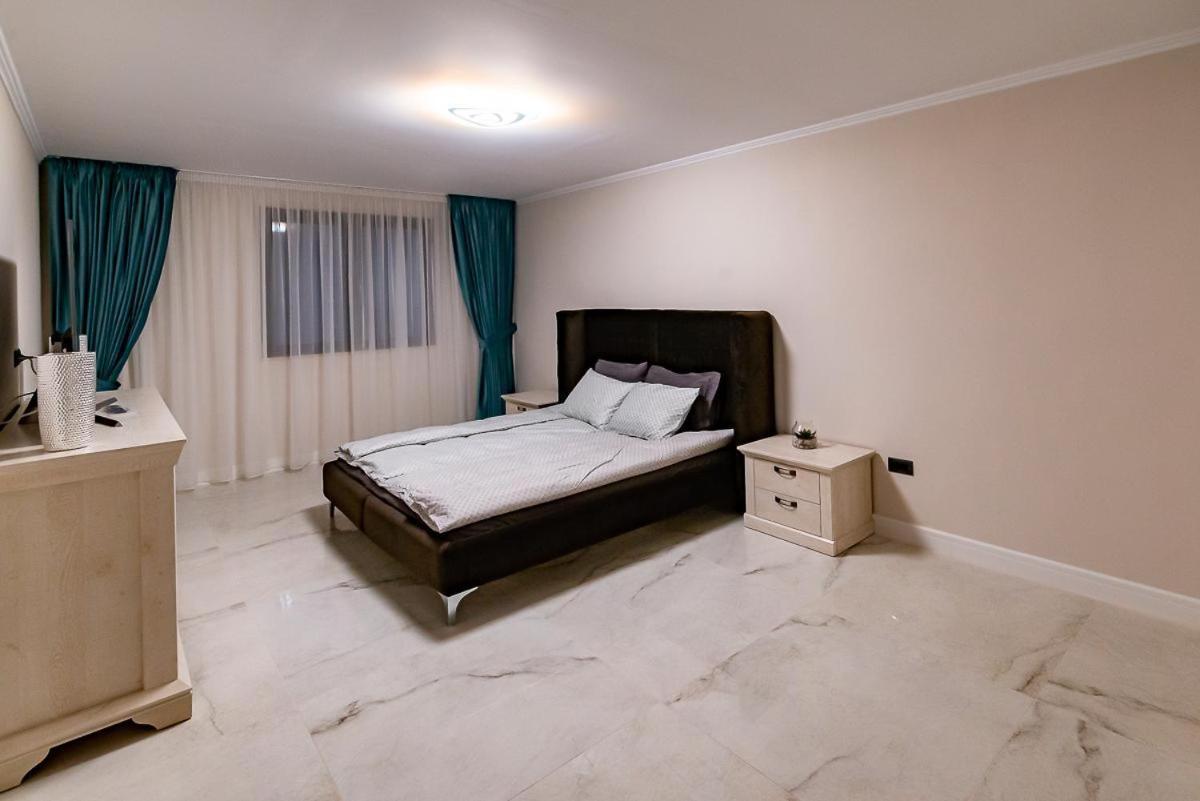 Apartamento Moky Rezident 2 Arad Exterior foto